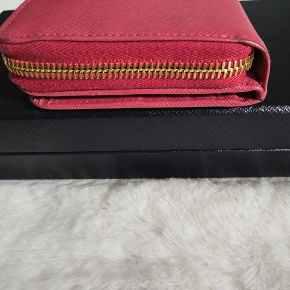Prada Peonia Pink Zip Around Wallet w/Registration card & Original Box - EUC - Picture 6 of 16